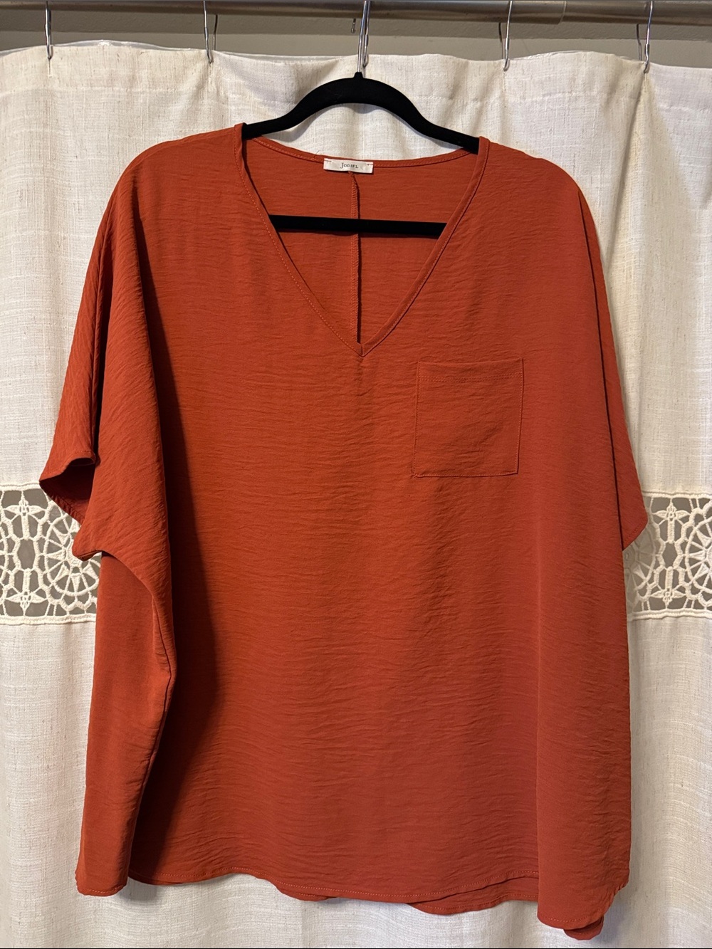 Women’s V-Neck Short Sleeve Top in Rust